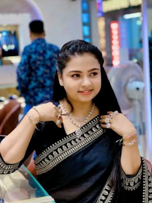 ✨ পিওর জর্জেট শাড়ি উইথ ভেলভেট সিকুয়েন্স ওয়ার্ক ✨ এর ছবি