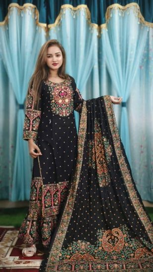 লিনেন রেডিমেড থ্রি পিস এর ছবি