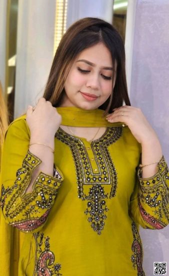 লিনেন রেডিমেড থ্রি পিস এর ছবি